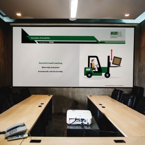 Pivot-Steer-Powerpoint-Mockup